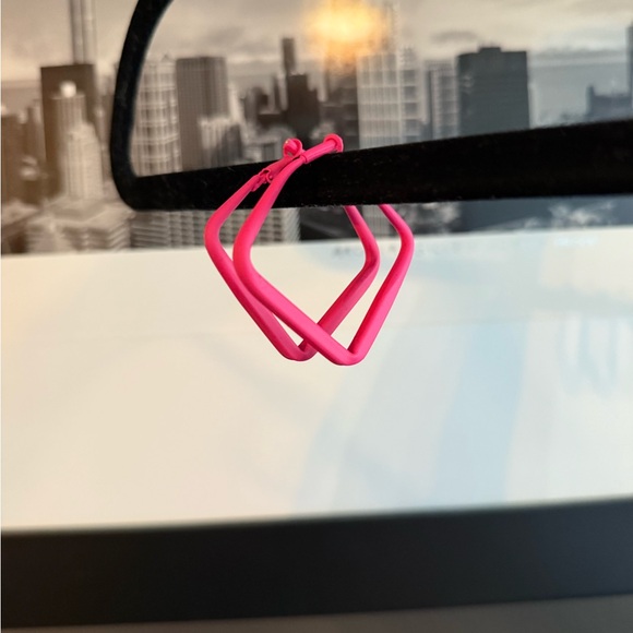 Boutique Hot Pink Geometric Hoop Earrings Retro 80s - Picture 2 of 5